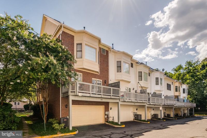 8892 Ashgrove House Ln, Vienna, VA 22182