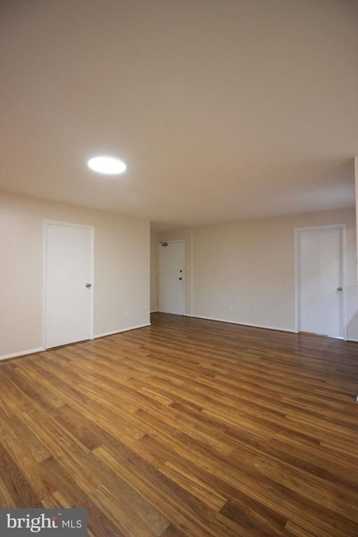212 Locust St SE #106, Vienna, VA 22180