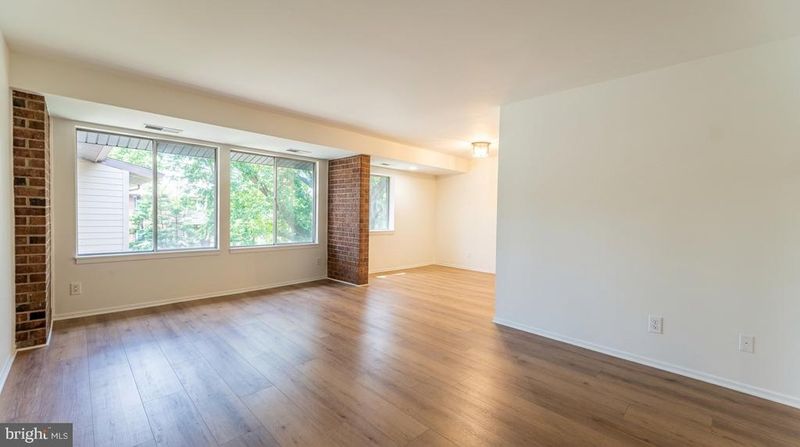 19419 Brassie Pl #304, Montgomery Village, MD 20886