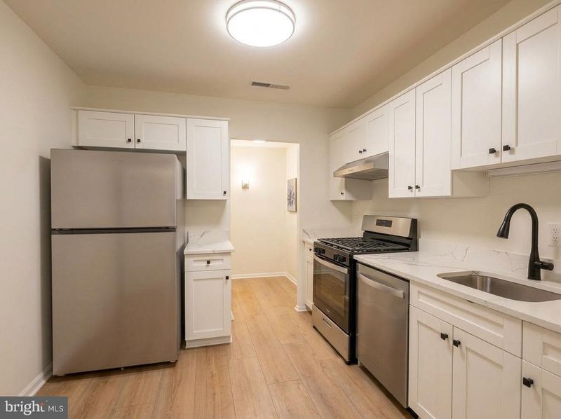19419 Brassie Pl #304, Montgomery Village, MD 20886