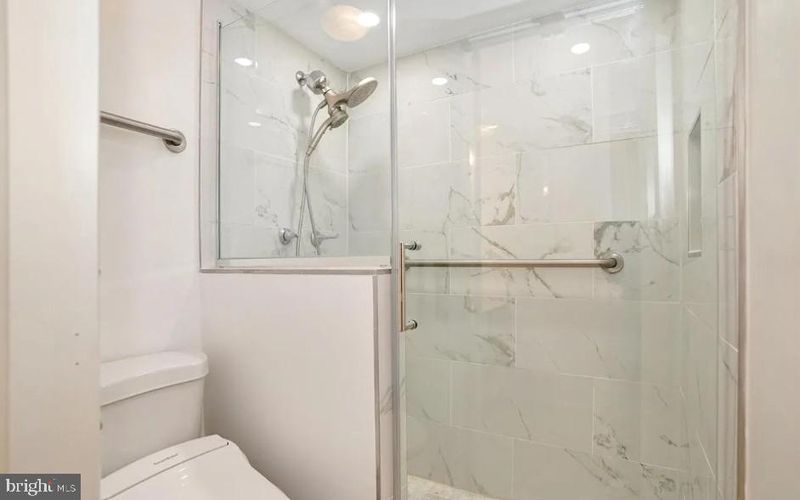 5903 Mount Eagle Dr #509, Alexandria, VA 22303