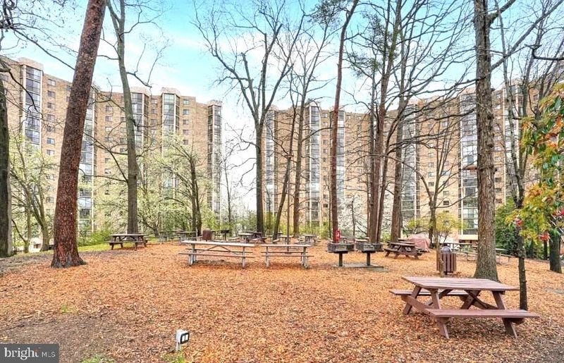 5903 Mount Eagle Dr #509, Alexandria, VA 22303