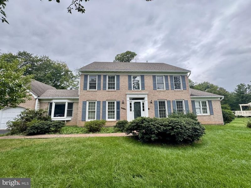 8470 Clover Leaf Dr, Mclean, VA 22102
