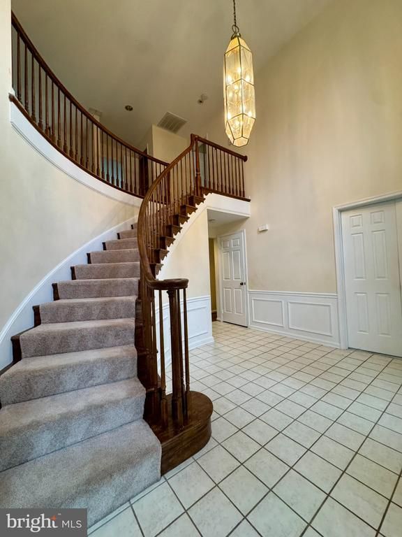 8470 Clover Leaf Dr, Mclean, VA 22102