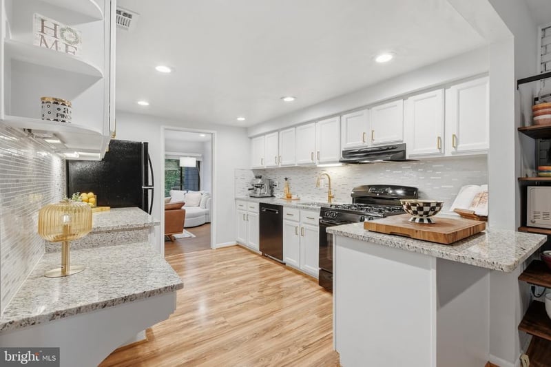 11570 Woodhollow Ct, Reston, VA 20191