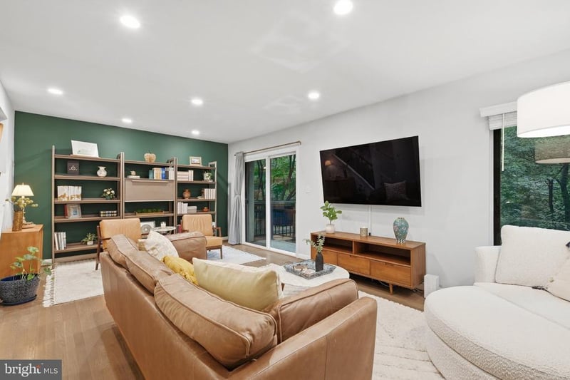 11570 Woodhollow Ct, Reston, VA 20191