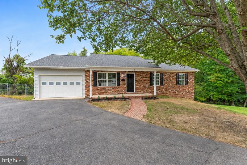 7 Payton Ct, Fredericksburg, VA 22405