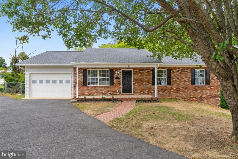 7 Payton Ct, Fredericksburg, VA 22405