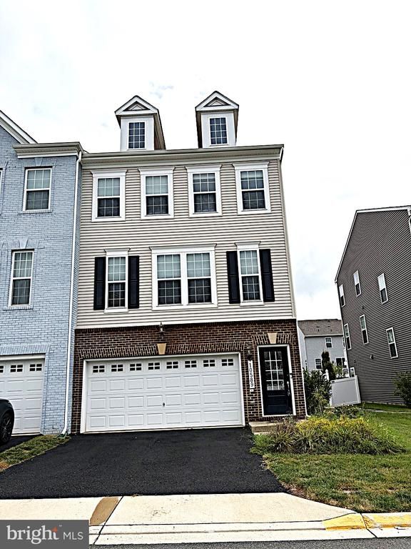 10589 Hinton Way, Manassas, VA 20112