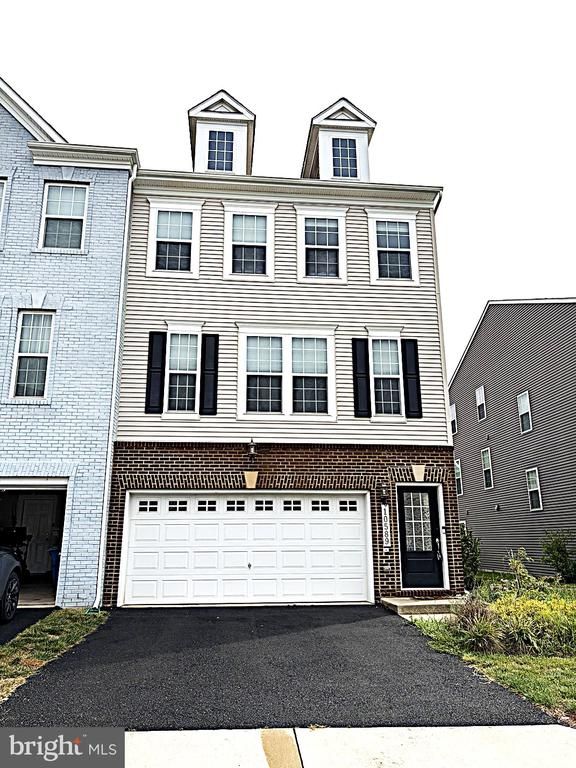 10589 Hinton Way, Manassas, VA 20112