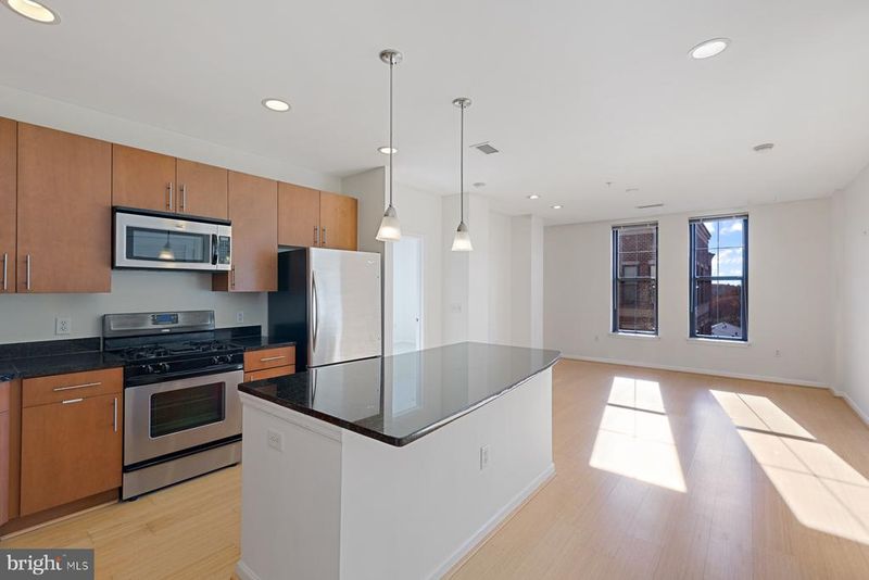 444 W Broad St #701, Falls Church, VA 22046