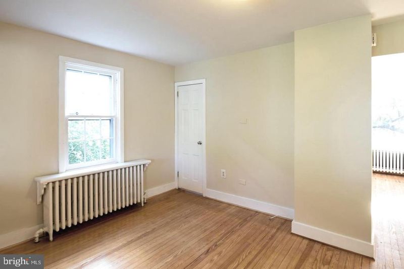 2112 N Edison St N, Arlington, VA 22207