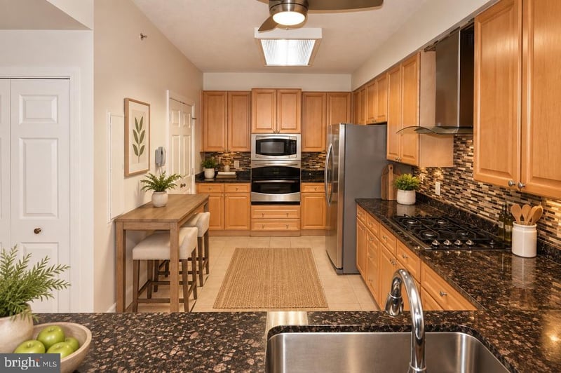 19350 Magnolia Grove Sq #201, Leesburg, VA 20176