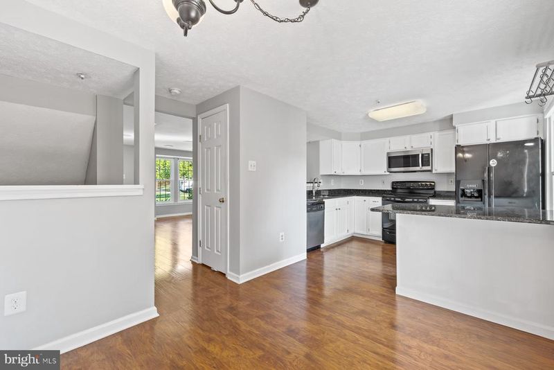 806 Lilac Ct, Odenton, MD 21113