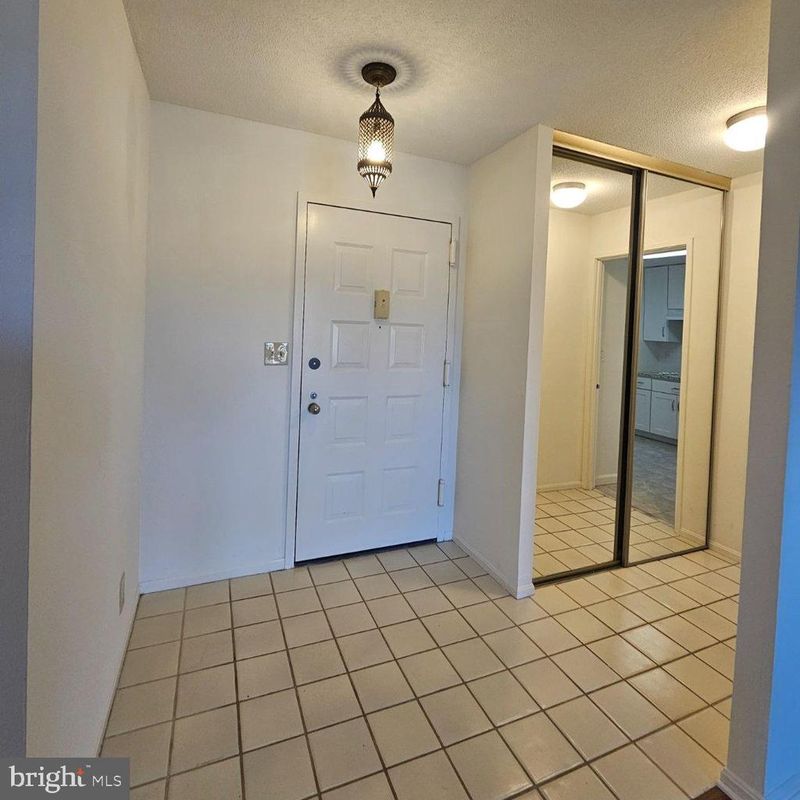 8340 Greensboro Dr #721, Mclean, VA 22102