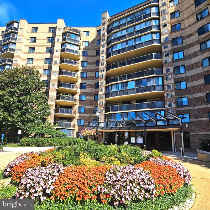 8340 Greensboro Dr #721, Mclean, VA 22102
