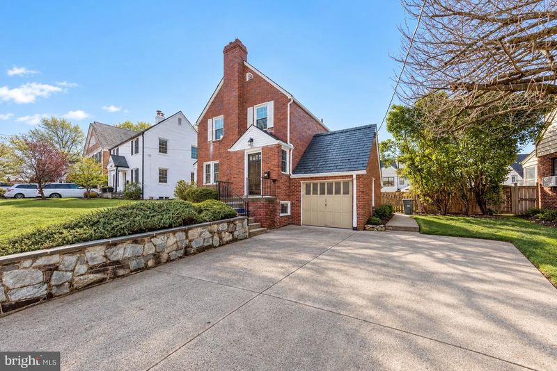 4816 Leland St, Chevy Chase, MD 20815