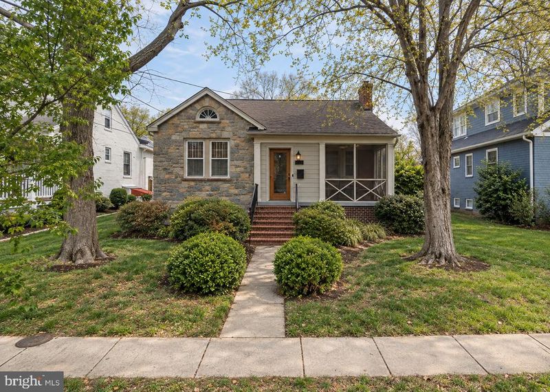 106 E Monroe Ave, Alexandria, VA 22301
