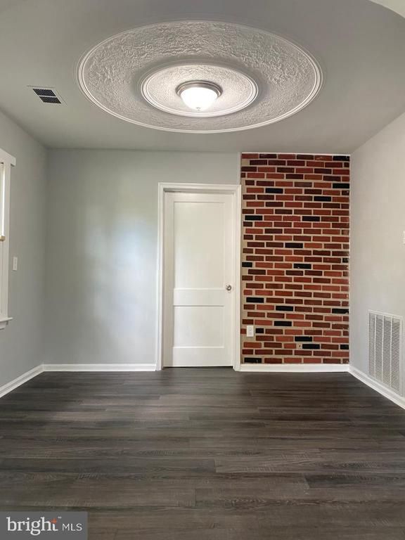 24 Chamber Ave, Capitol Heights, MD 20743