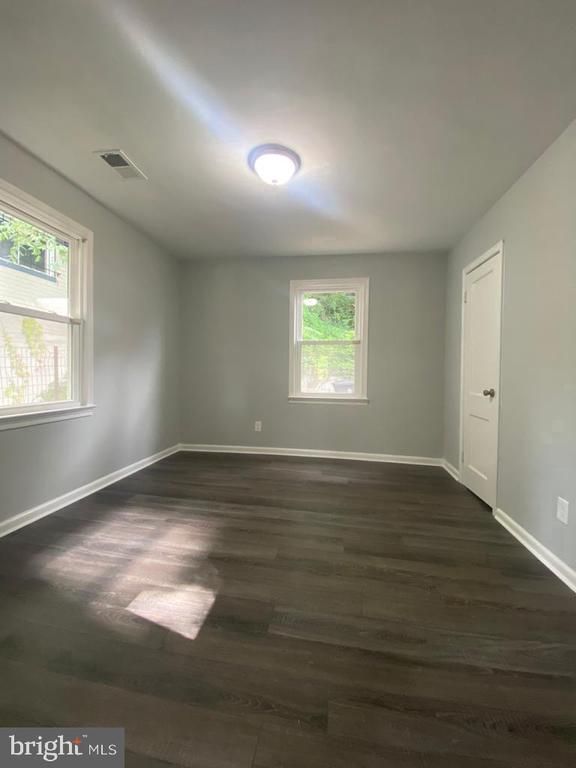 24 Chamber Ave, Capitol Heights, MD 20743