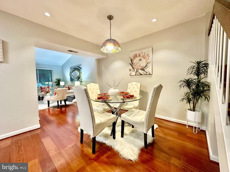 3140 Babashaw Ct, Fairfax, VA 22031