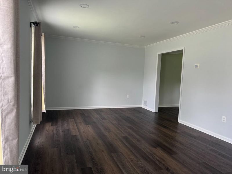 1717 Fallsway Dr, Crofton, MD 21114