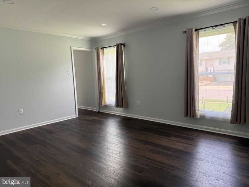 1717 Fallsway Dr, Crofton, MD 21114