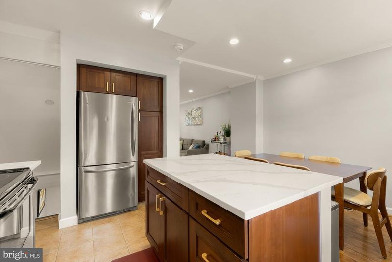 3475 S Wakefield St S, Arlington, VA 22206