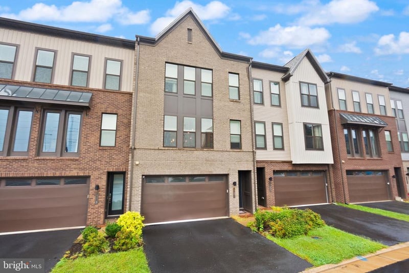 2615 Jetstream Rd, Herndon, VA 20171