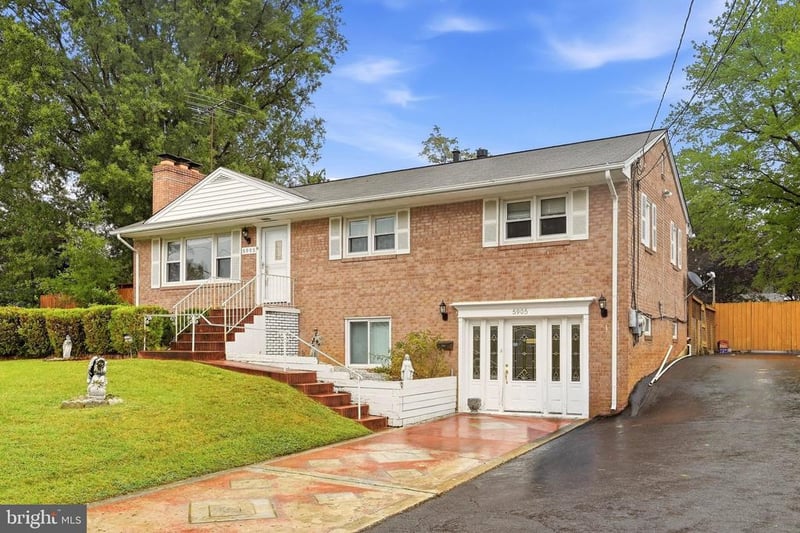 5905 Ridge View Dr, Alexandria, VA 22310