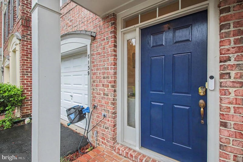 8139 Dove Cottage Ct, Lorton, VA 22079