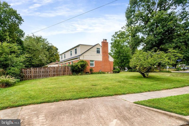 8718 Waterford Rd, Alexandria, VA 22308
