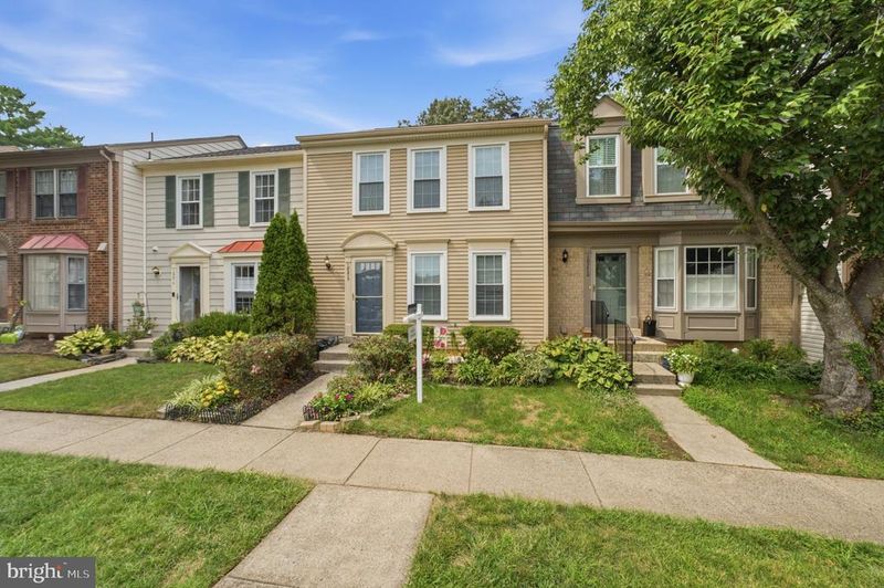 10272 Latney Rd, Fairfax, VA 22032