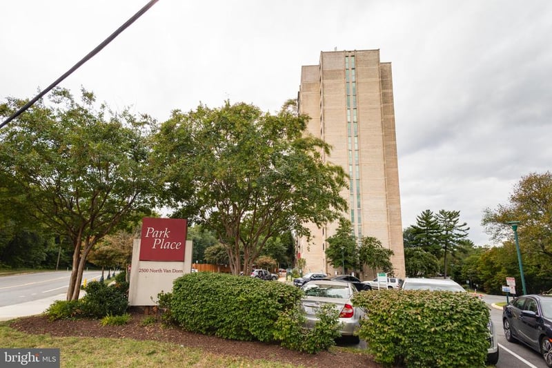 2500 N Van Dorn St #619, Alexandria, VA 22302