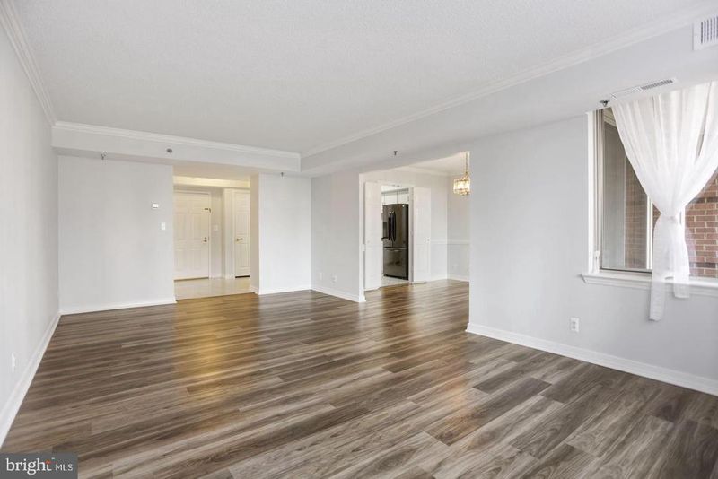 5809 Nicholson Ln #312, North Bethesda, MD 20852