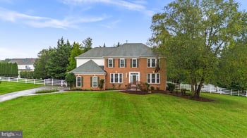 19623 Hoover Farm Dr, Gaithersburg, MD 20882