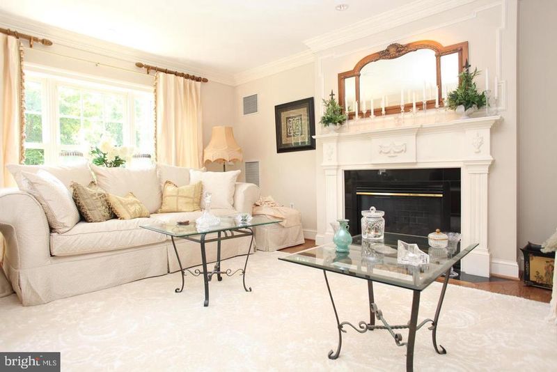 1201 N Nash St #104, Arlington, VA 22209