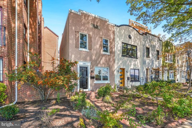 1342 L St SE, Washington, DC 20003