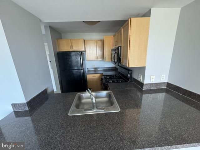 800 4th St SW #N-703, Washington, DC 20024