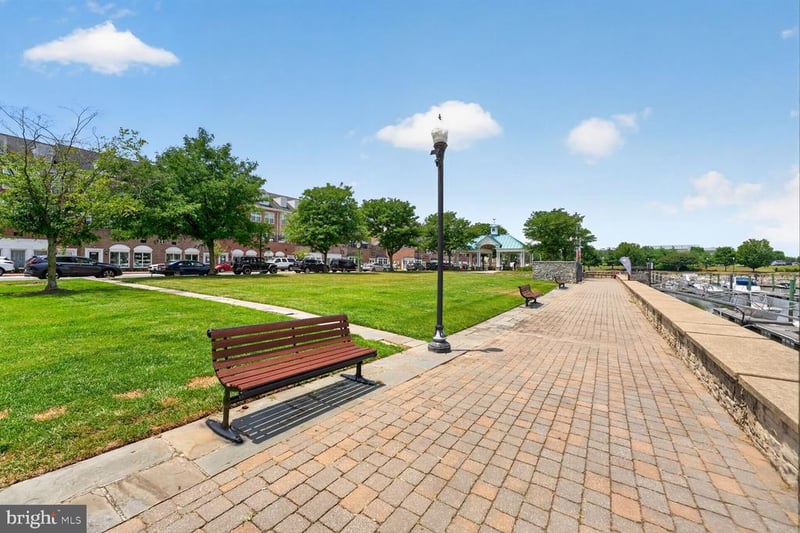 810 Belmont Bay Dr #204, Woodbridge, VA 22191