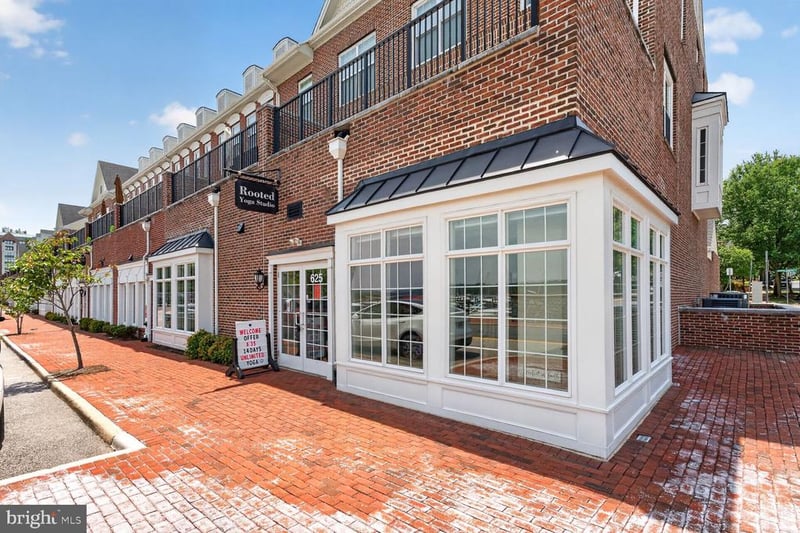 810 Belmont Bay Dr #204, Woodbridge, VA 22191