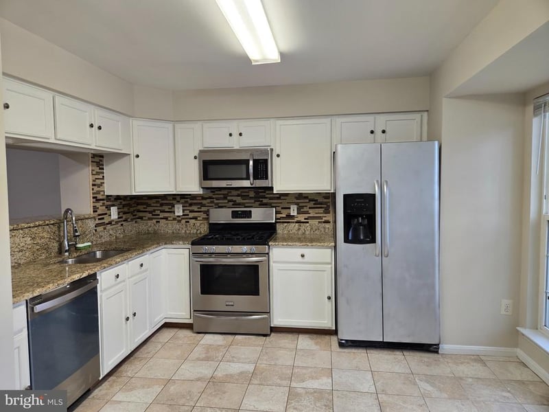 128 Hampshire Sq SW, Leesburg, VA 20175