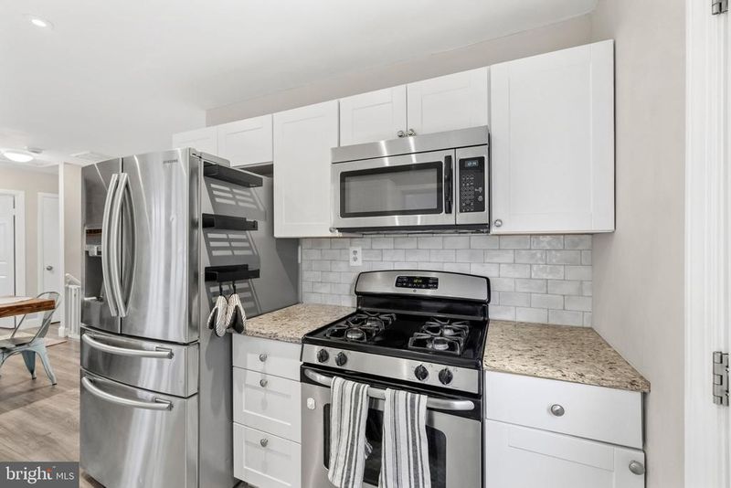 14313 Randall Dr, Woodbridge, VA 22191