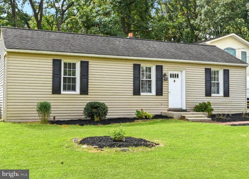 1645 Colony Rd, Pasadena, MD 21122