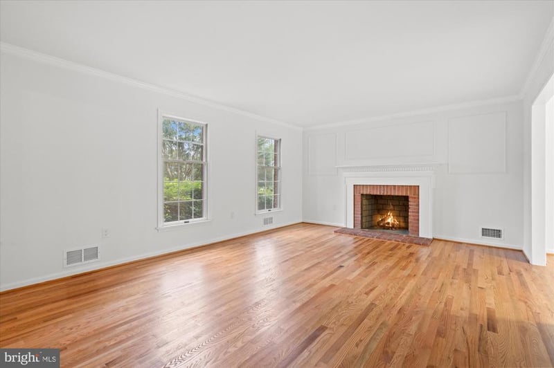 9601 Persimmon Tree Rd, Potomac, MD 20854