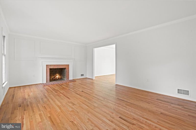 9601 Persimmon Tree Rd, Potomac, MD 20854