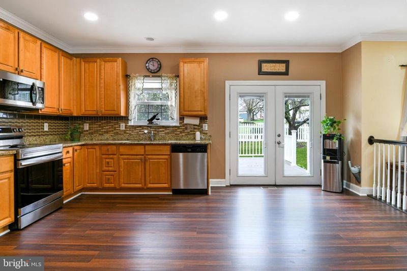 800 Aztec Dr, Frederick, MD 21701