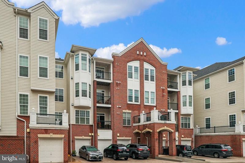 8901 Brauerton Rd #406, Ellicott City, MD 21043