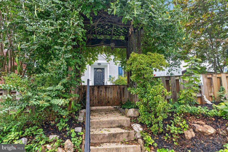 9612 Dilston Rd, Silver Spring, MD 20903