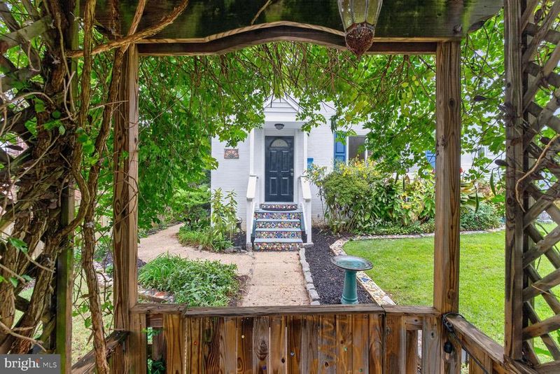 9612 Dilston Rd, Silver Spring, MD 20903